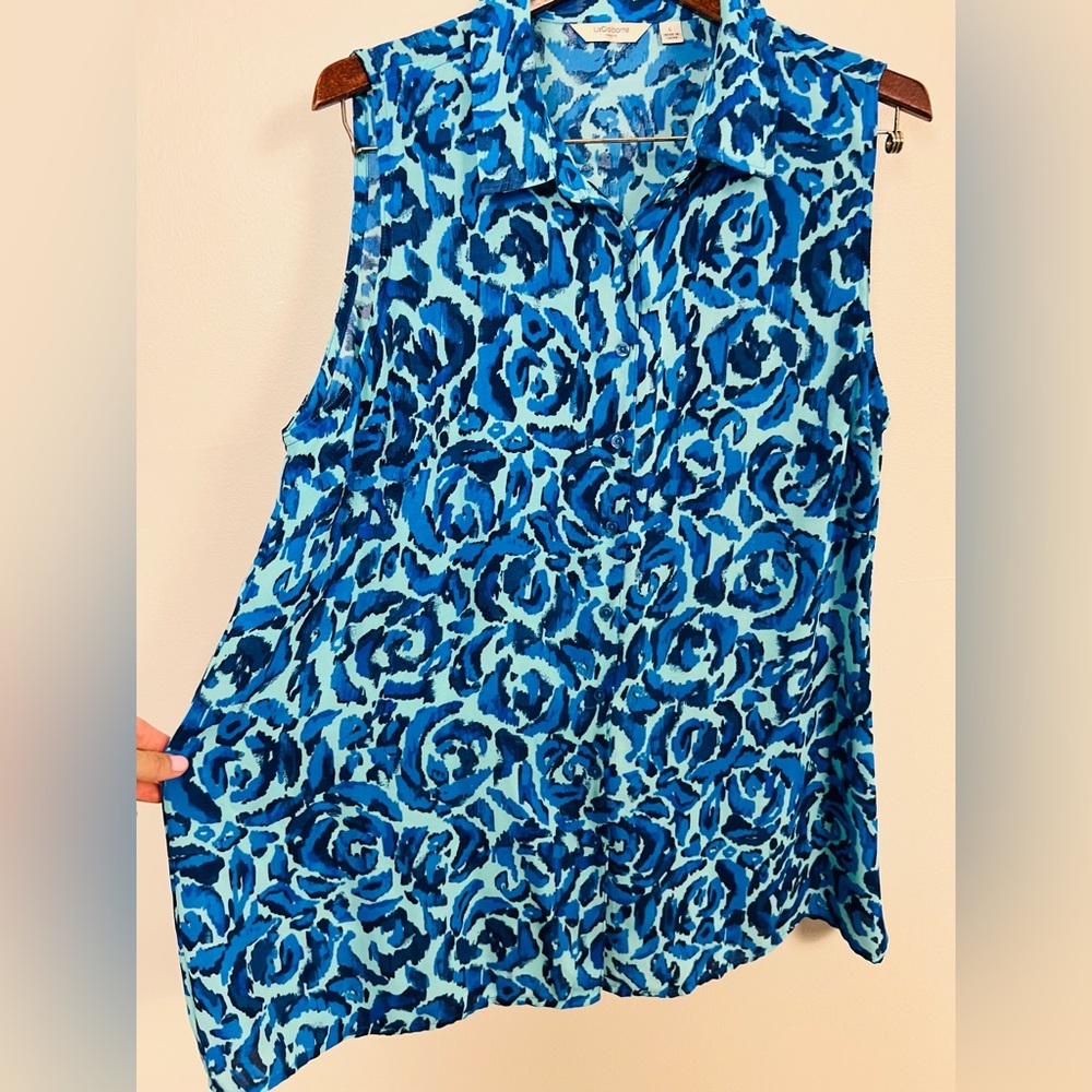 Liz Claiborne Sleeveless Button-Down Top – L | Blue Leopard Print | Flowy Fit - Picture 2 of 13